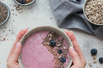 Smoothie bowl with seeds