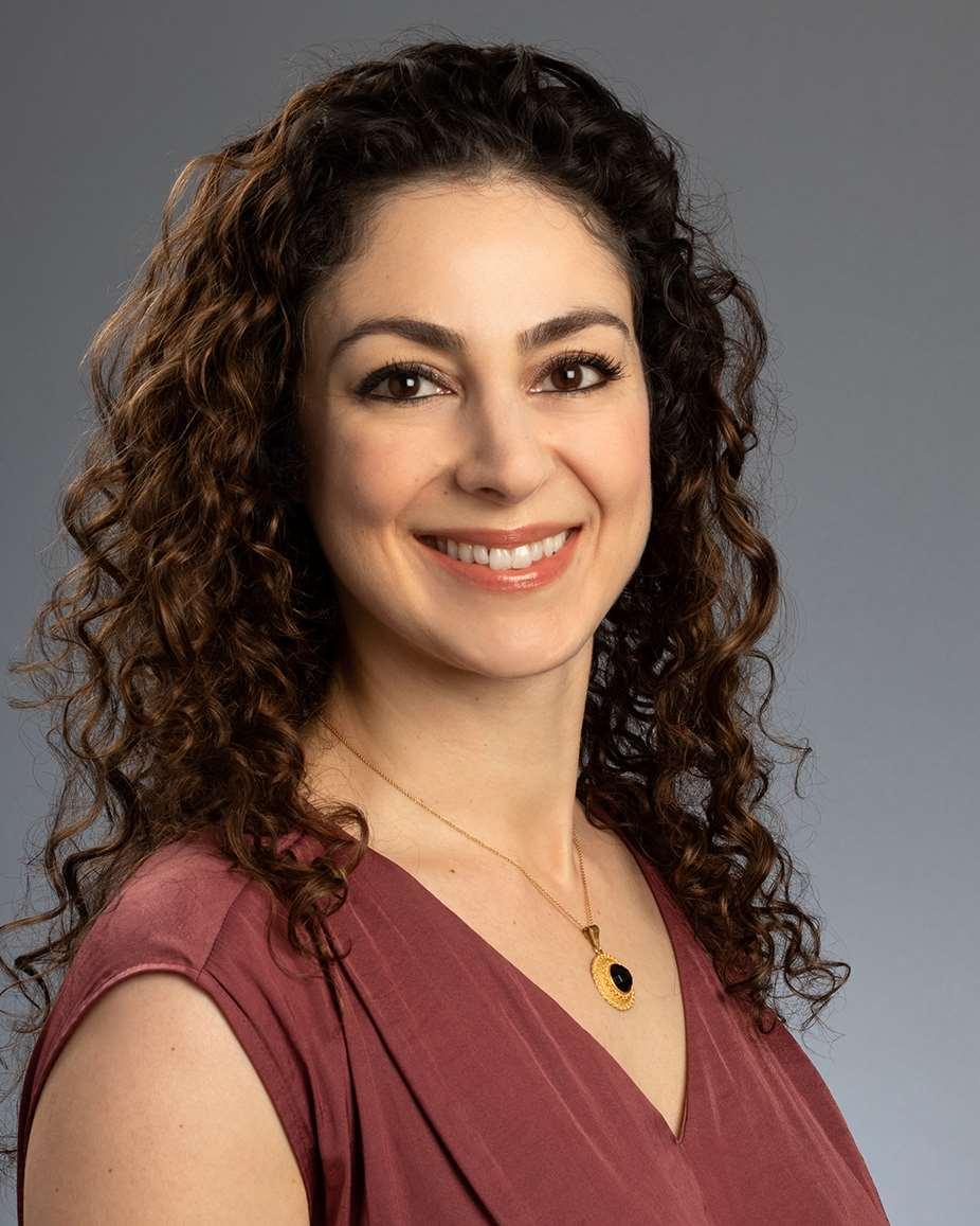 Photo of Noushin Shakiba, DMD